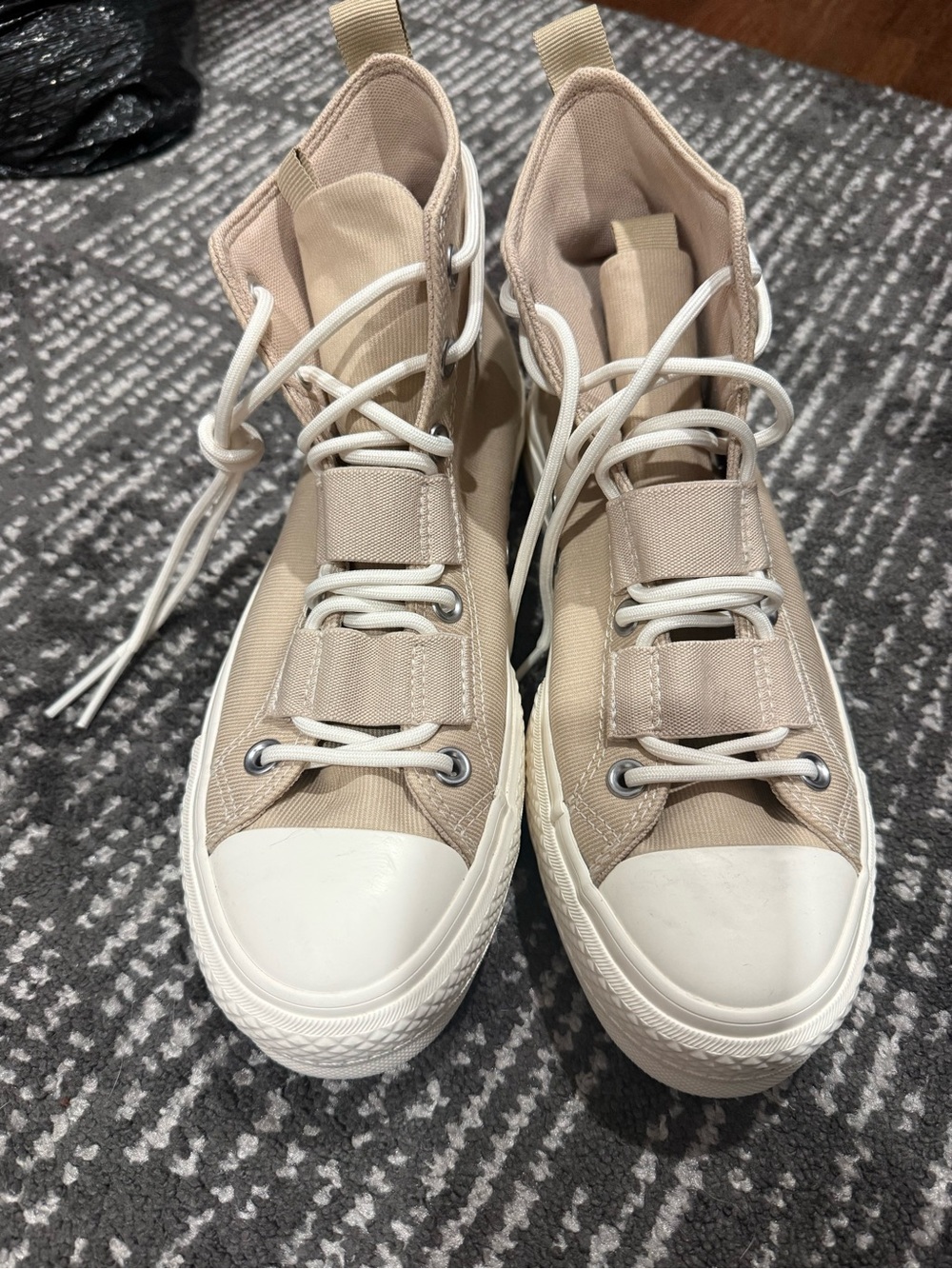 Platform converse